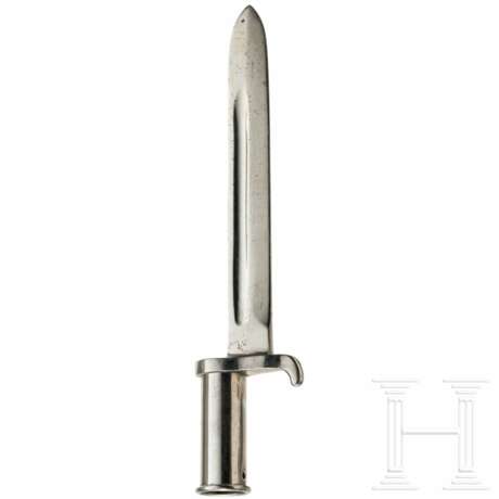 A bayonet-shaped flag top - photo 2