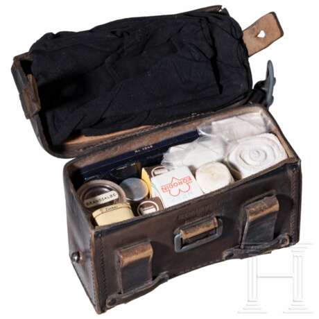 A First-Aider's belt pouch of "Reichsjugendführung" - photo 2 A First-Aider's belt pouch of "Reichsjugendführung" - photo 2