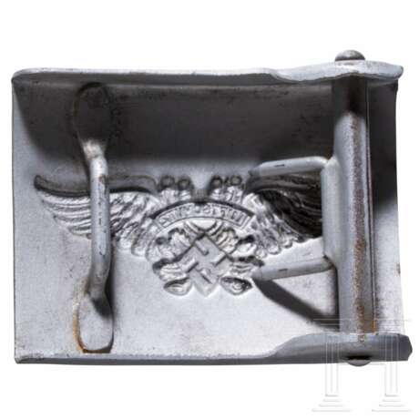 A Luftschutzwarndienst and a DLV belt buckle with belt - photo 2 A Luftschutzwarndienst and a DLV belt buckle with belt - photo 2