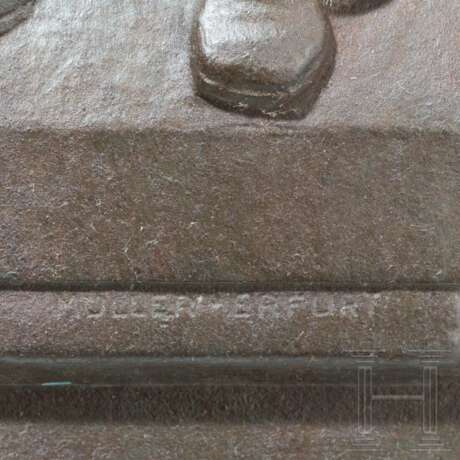 A Deutsche Arbeitsfront wall sign "Ehrt die Arbeit ..." - photo 3 A Deutsche Arbeitsfront wall sign "Ehrt die Arbeit ..." - photo 3