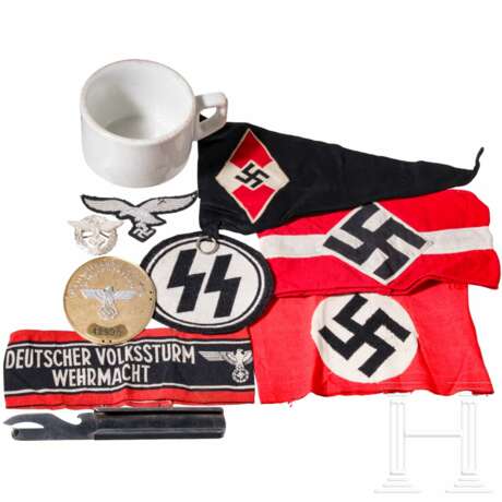 A small group of cloth insignia - photo 1 A small group of cloth insignia - photo 1