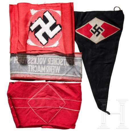 A small group of cloth insignia - photo 4 A small group of cloth insignia - photo 4