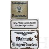 Three wall plaques - photo 1