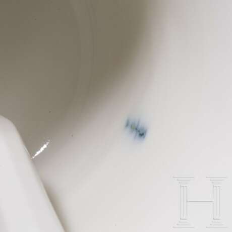 A KPM porcelain bell of the 1936 Olympic Games, with wooden stand - photo 5