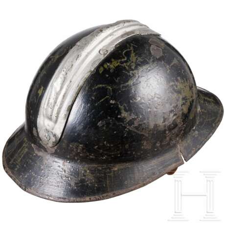 An Adrian helmet M 22 reused by the French gendarmerie - photo 5