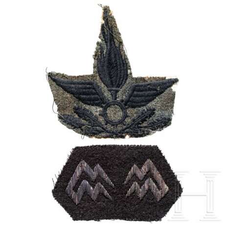 A GNR badge and an RSI cap badge - photo 1 A GNR badge and an RSI cap badge - photo 1