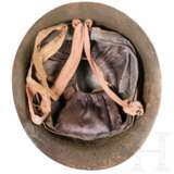 An air raid helmet, Japan, circa 1940 - photo 3