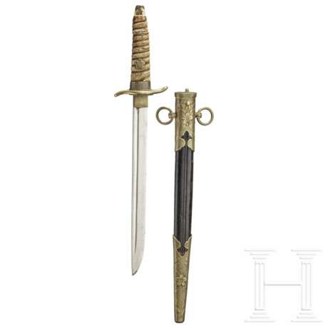 Uniform and equipment ensemble of a Japanese naval doctor in World War II - photo 10 Uniform and equipment ensemble of a Japanese naval doctor in World War II - photo 10