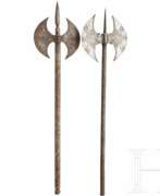 Overview. Zwei Doppelkopf-Streitäxte, Persien, um 1900