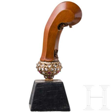 Java-Griff mit diamantbesetztem Selut aus Gold, Indonesien, 20. Jhdt. - Foto 1 Java-Griff mit diamantbesetztem Selut aus Gold, Indonesien, 20. Jhdt. - Foto 1
