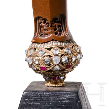 Java-Griff mit diamantbesetztem Selut aus Gold, Indonesien, 20. Jhdt. - Foto 3 Java-Griff mit diamantbesetztem Selut aus Gold, Indonesien, 20. Jhdt. - Foto 3