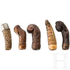 Fünf Madura-Griffe, Indonesien, um 1900