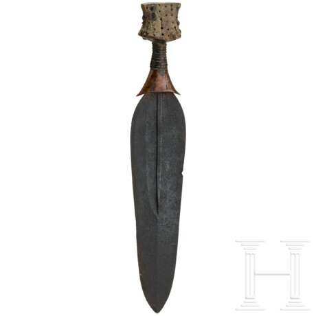 Kurzschwert der Ngandu, Kongo, 20. Jhdt. - Foto 1 Kurzschwert der Ngandu, Kongo, 20. Jhdt. - Foto 1
