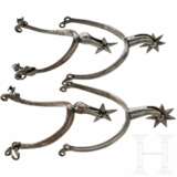 Zwei Paar eiserne Sporen, wohl deutsch, 17. Jhdt. - фото 1