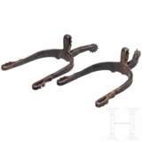 Paar eiserne Cowboy-Sporen von der Marke Roldan, Mexiko, 1. H. 20. Jhdt. - фото 4