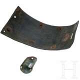 Zwei Harnischfragmente aus Bronze, deutsch, 14. Jhdt. - фото 2