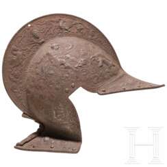 Dekorationselement aus Eisenguss in Form einer Sturmhaube, deutsch, um 1860