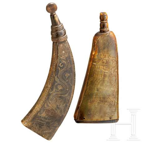 Zwei gravierte Pulverflaschen, deutsch, 18. Jhdt. - Foto 1