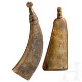 Zwei gravierte Pulverflaschen, deutsch, 18. Jhdt. - Foto 1