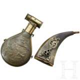 Zwei Horn-Pulverflaschen, deutsch, 18./19. Jh. - photo 1