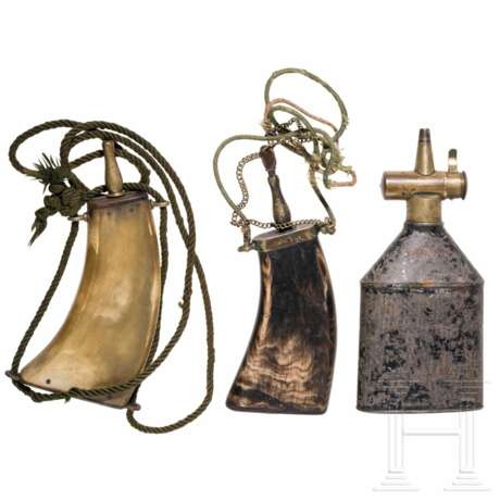 Drei Pulverflaschen, deutsch, 19. Jhdt. - фото 2 Drei Pulverflaschen, deutsch, 19. Jhdt. - фото 2