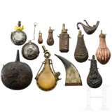 Konvolut aus zwölf Pulverflaschen, 19./20. Jh. - photo 1