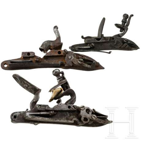 Zwei Steinschlösser und ein Perkussionsschloss, 18./19. Jh. - photo 2 Zwei Steinschlösser und ein Perkussionsschloss, 18./19. Jh. - photo 2