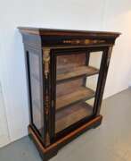 Обзор. Антикварная витрина 