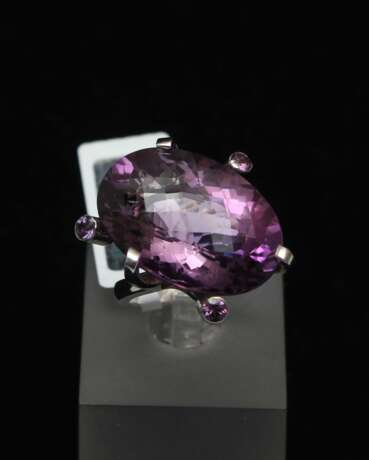 Bijoux en or sertis d&39;améthystes et de saphirs roses Gold Other style 21th century - Foto 7 Bijoux en or sertis d&39;améthystes et de saphirs roses Gold Other style 21th century - Foto 7