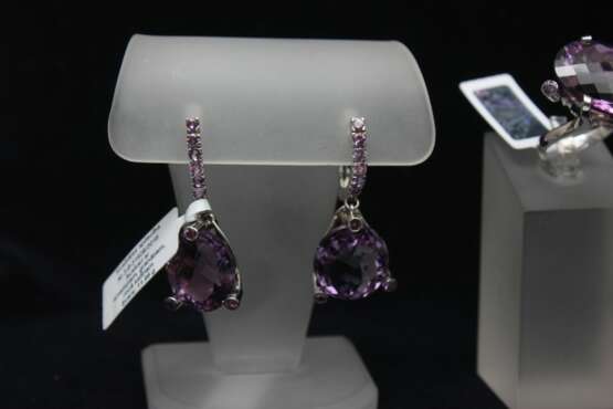 Bijoux en or sertis d&39;améthystes et de saphirs roses Gold Other style 21th century - Foto 8 Bijoux en or sertis d&39;améthystes et de saphirs roses Gold Other style 21th century - Foto 8