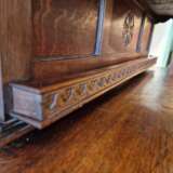 Buffet sculpt&eacute; en bois. Ch&ecirc;ne. Hollande. Ann&eacute;es 1910. Dimensions&nbsp;: hauteur 243&nbsp;cm&nbsp;; largeur 130&nbsp;cm&nbsp;; profondeur 51&nbsp;cm. Oak Other style Early 20th century - Foto 8