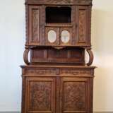 Buffet sculpt&eacute; en bois. Ch&ecirc;ne. Hollande. Ann&eacute;es 1910. Dimensions&nbsp;: hauteur 243&nbsp;cm&nbsp;; largeur 130&nbsp;cm&nbsp;; profondeur 51&nbsp;cm. Oak Other style Early 20th century - Foto 9