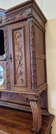 Buffet sculpté en bois. Chêne. Hollande. Années 1910. Dimensions : hauteur 243 cm ; largeur 130 cm ; profondeur 51 cm. Oak Other style Early 20th century - Foto 11 Buffet sculpté en bois. Chêne. Hollande. Années 1910. Dimensions : hauteur 243 cm ; largeur 130 cm ; profondeur 51 cm. Oak Other style Early 20th century - Foto 11