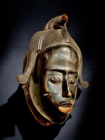 Ndoma Baule Portrait Mask Ivory Coast Wood lacquered patina Circa 1930 Bois laqué 20th century - photo 7