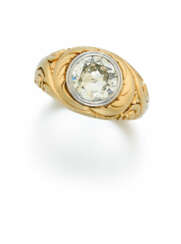 Ornamented-Diamond-Ring