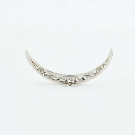 Diamond-Brooch 'Crescent Moon' - фото 2 Diamond-Brooch 'Crescent Moon' - фото 2