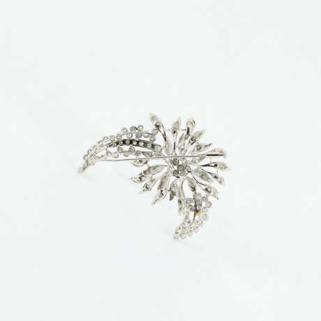 Floral Diamond-Brooch - photo 2