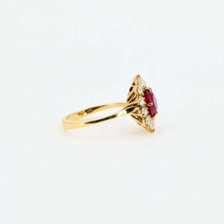 Burma Ruby-Diamond-Set: Ring and Ear Studs - photo 4 Burma Ruby-Diamond-Set: Ring and Ear Studs - photo 4