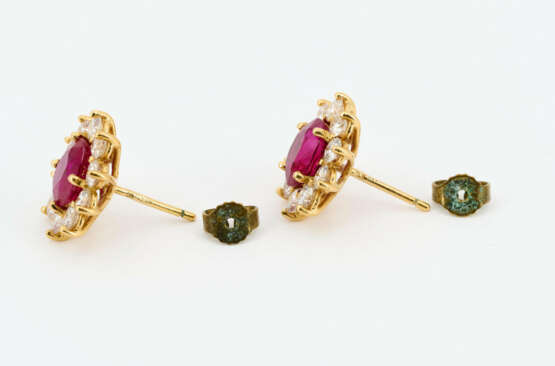 Burma Ruby-Diamond-Set: Ring and Ear Studs - photo 8 Burma Ruby-Diamond-Set: Ring and Ear Studs - photo 8