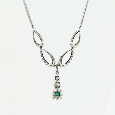 Classic Emerald-Diamond-Necklace - photo 2 Classic Emerald-Diamond-Necklace - photo 2
