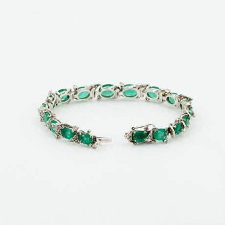 Emerald-Diamond-Bracelet - photo 5 Emerald-Diamond-Bracelet - photo 5