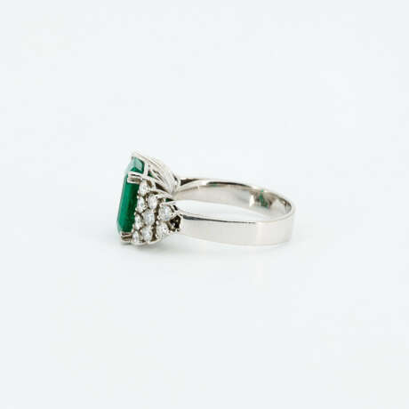 Emerald-Diamond-Ring - photo 2 Emerald-Diamond-Ring - photo 2
