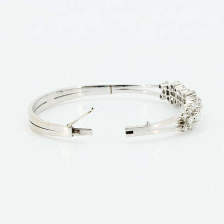 Classic Diamond-Bangle - photo 5 Classic Diamond-Bangle - photo 5