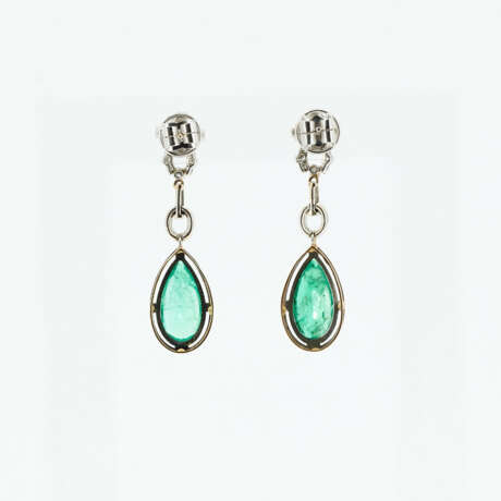 Elegant Emerald-Diamond-Ear-Jewelry - фото 2 Elegant Emerald-Diamond-Ear-Jewelry - фото 2