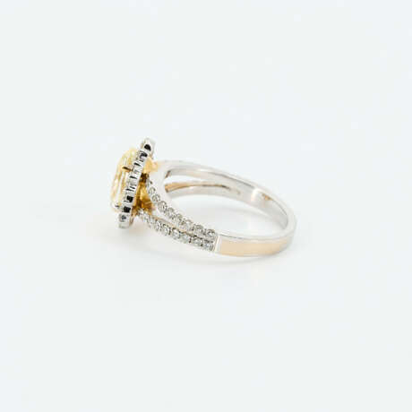 Fancy Yellow Diamond-Ring - photo 2 Fancy Yellow Diamond-Ring - photo 2