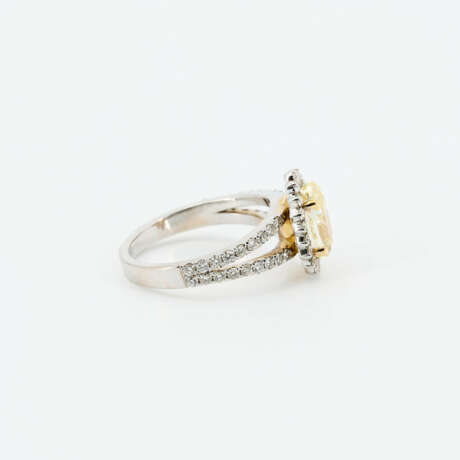 Fancy Yellow Diamond-Ring - photo 4 Fancy Yellow Diamond-Ring - photo 4