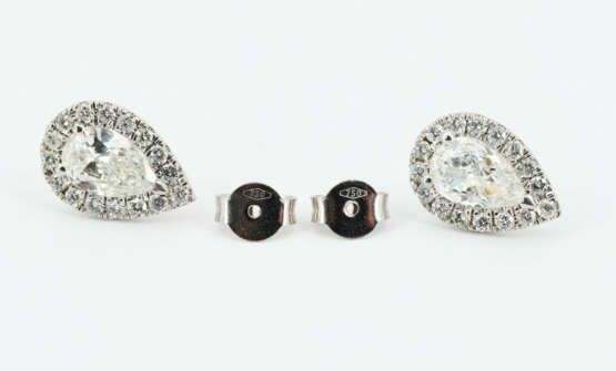 Classic Diamond-Ear Studs - фото 4 Classic Diamond-Ear Studs - фото 4