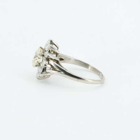 Diamond-Entourage Ring - photo 2 Diamond-Entourage Ring - photo 2