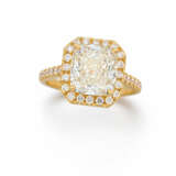 Diamond-Entourage Ring - photo 1