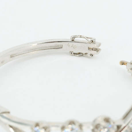 Classic Diamond-Bangle - photo 7 Classic Diamond-Bangle - photo 7